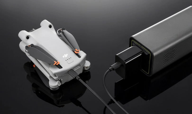DJI 30W USB-C充電器 【Mini 3 Pro/Mini 2/Mini/Osmo Action3/Osmo Action4】